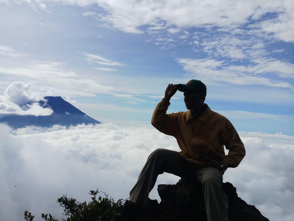 BUDGET SEDIKIT.TAPI TEKAD BANGKIT DI GUNUNG SINDORO