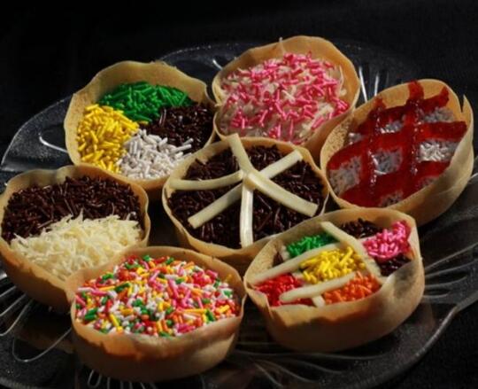 MARTABAK MINI PENGGOYANG LIDAH