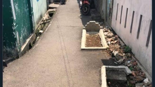 Kuburan Berada Di Gang Sempit Hanya Ada Di Jakarta