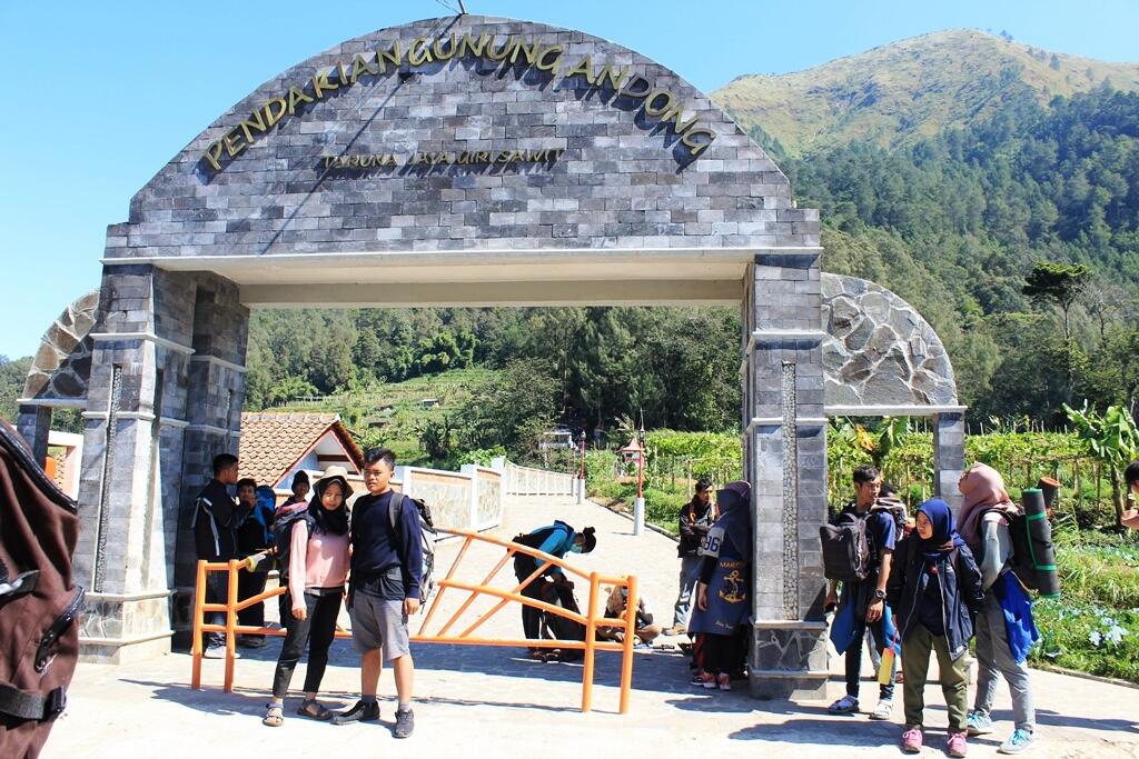 Pendakian pertama ke gunung Andong by GMBL_NAKED