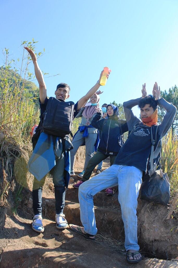 Pendakian pertama ke gunung Andong by GMBL_NAKED