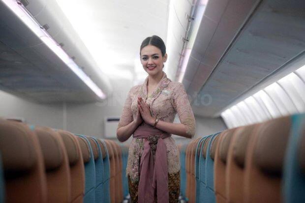 Normal Baru, Pramugari Garuda Indonesia Pakai Face Shield