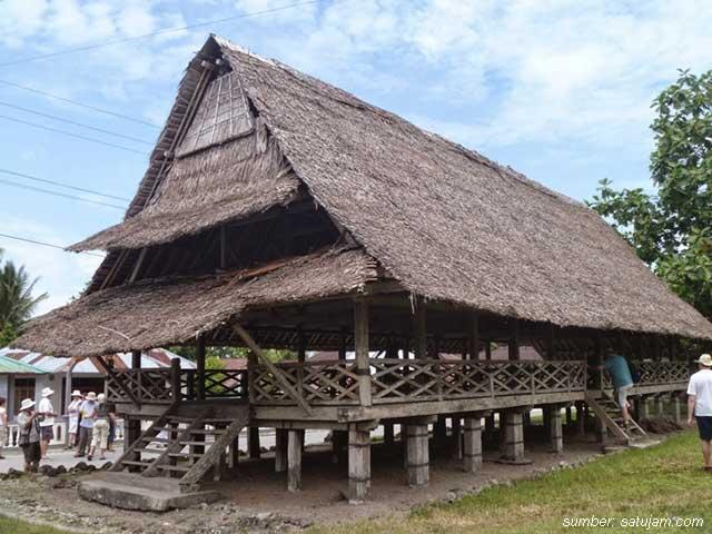 5 Keunikkan Rumah Adat Baileo Yang Harus Kalian Ketahui