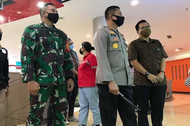 Cegah Antrean di Mal, Pengelola Diminta Cegat Kendaraan di Pintu Masuk