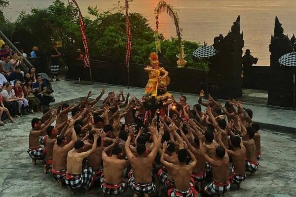 5 Keunikkan Tari Kecak Yang Harus Kalian Tahu