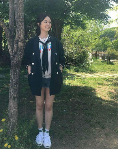 9 OOTD Jeon Somin, Manis Dan Feminin Banget!