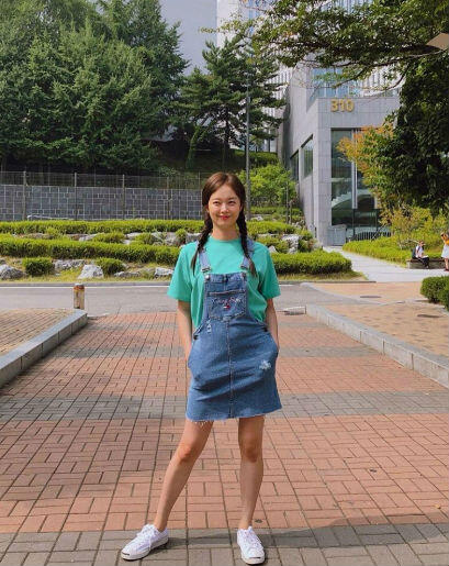 9 OOTD Jeon Somin, Manis Dan Feminin Banget!