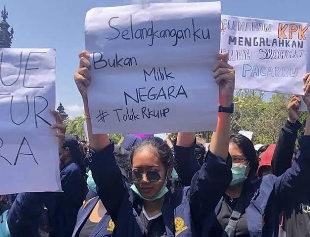 Undang-Undang Seks Di Negara Ini Memperbolehkan Membunuh Pasangan Selingkuhnya