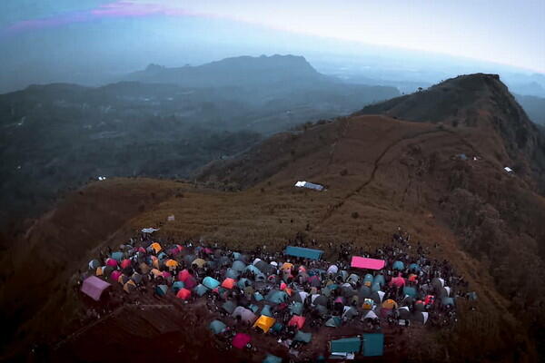 Bukit Corong Bumijawa, Lokasi Camping yang Lagi Viral di Tegal