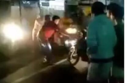 Berantem Saling Adu Jotos? Itu Sih Sudah Biasa! Coba Cara Ini, Lebih Anti Mainstream