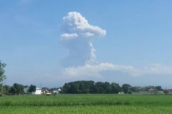 Terus Bergolak, Inilah Penampakan Abu Panas Gunung Merapi
