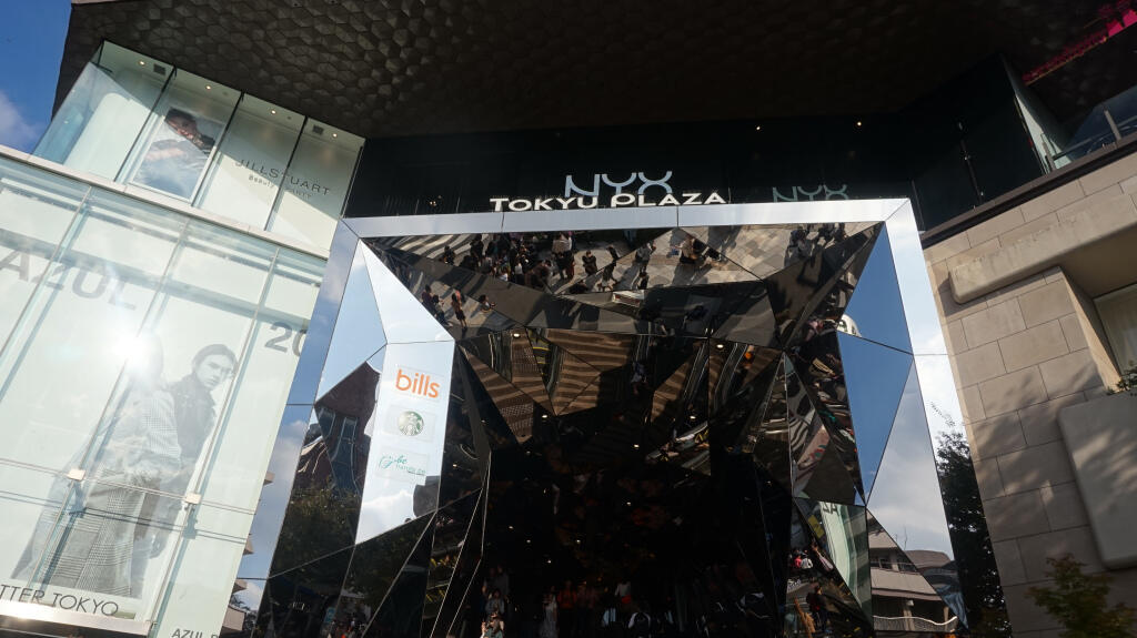 Tenggelam di Lautan Manusia Shibuya Plus Hilang di Parade Halloween Harajuku