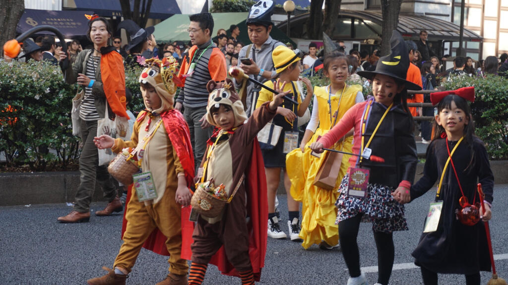 Tenggelam di Lautan Manusia Shibuya Plus Hilang di Parade Halloween Harajuku