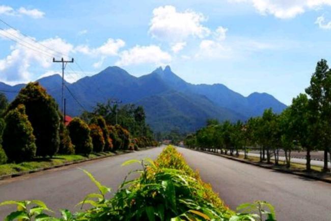 &#91;COC Reg. Kepulauan Riau&#93; Tidak Tergerus Zaman, Tradisi Basuh Lantai Masih Lestari!