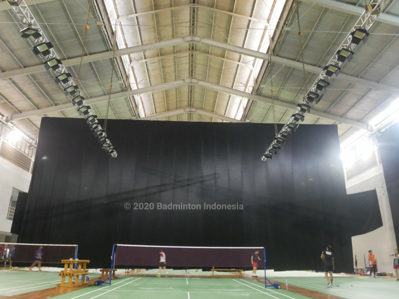 Tak Ada Turnamen Internasional, PBSI Sulap Lapangan Latihan Bak Istora Senayan