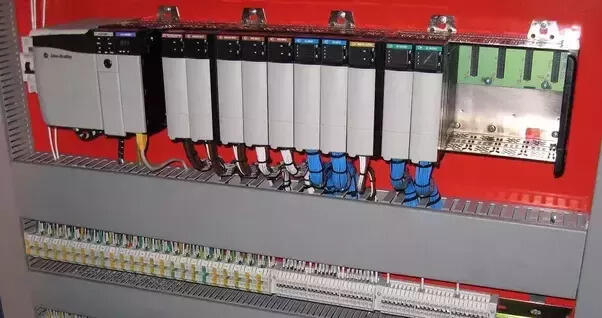 Apa itu PLC, dan mengapa kita menggunakannya?