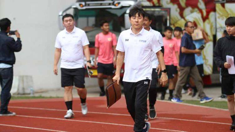 Bagian 1: Yeyen Tumena Angkat Bicara Mengenai Kasus Shin Tae-yong dengan Indra Sjafri