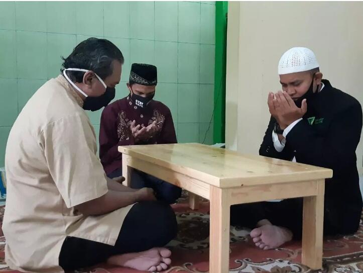 Belajar Peduli Sesama, Antarkan Joseph Jadi Mualaf