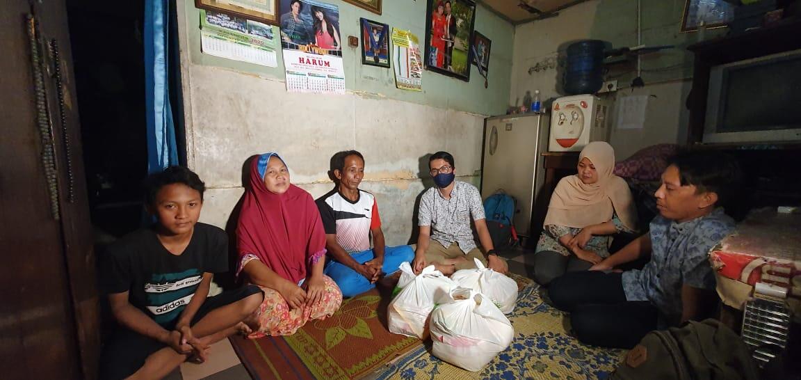 Kabaharkam Polri Salurkan Bantuan Kepada Anak Yang Ingin Sekolah