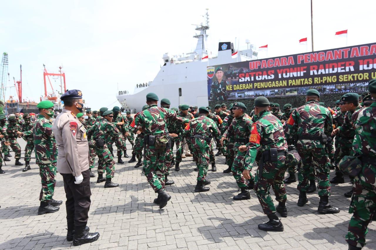 Kapolda Sumut Hadiri Upacara Pemberangkatan Satgas Yonif Raider
