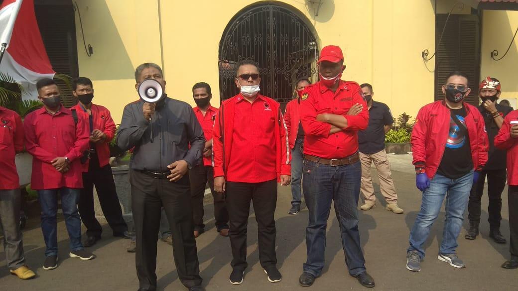 300 Kader Banteng Bergerak, TUNTUT KEADILAN