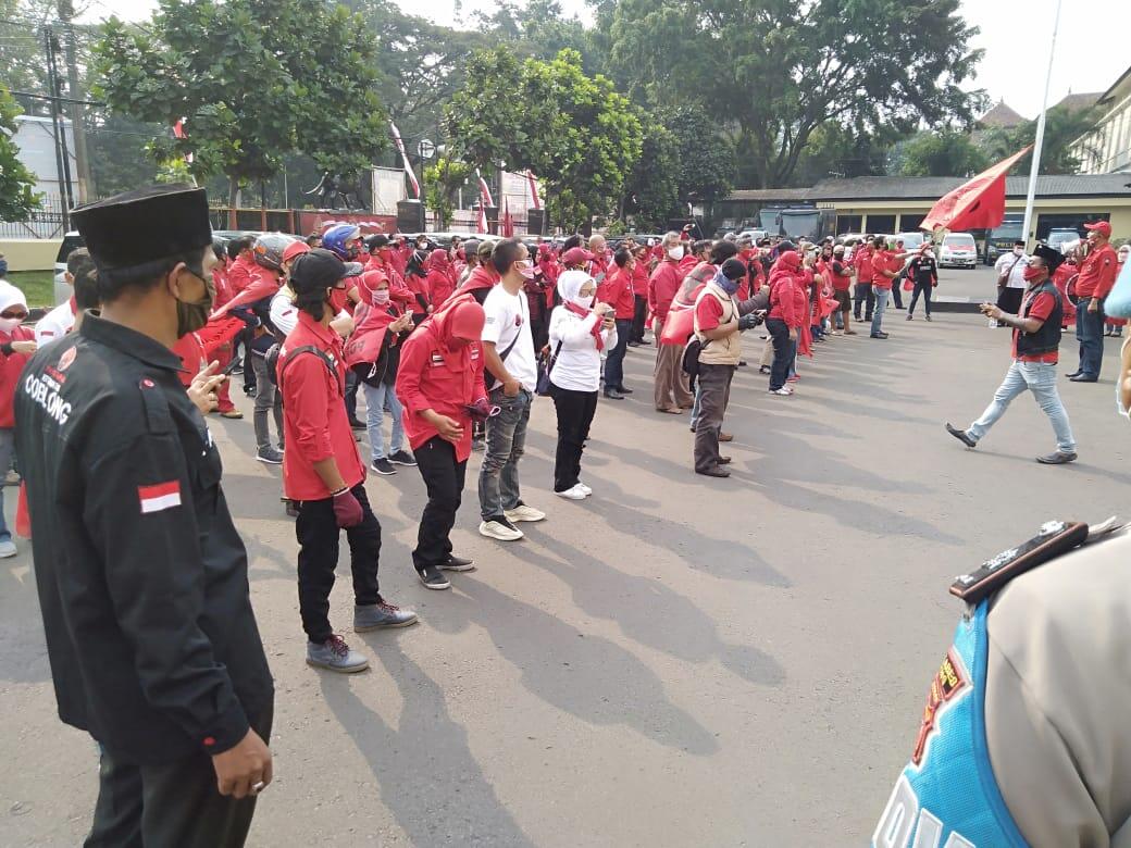 300 Kader Banteng Bergerak, TUNTUT KEADILAN