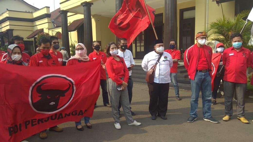 300 Kader Banteng Bergerak, TUNTUT KEADILAN