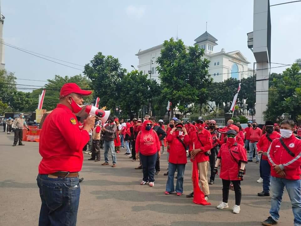 300 Kader Banteng Bergerak, TUNTUT KEADILAN