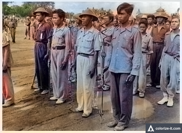 Foto jadul perang kemerdakaan versi di warnai