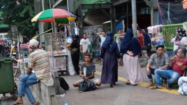 Masih Ada PKL Pasar Tanah Abang Tak Patuhi Protokol COVID, Ajak Balita Jualan