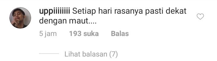 Heboh Bocah Main Game Bareng Ular Phyton Raksasa, Epic Banget! Gak Takut Ular Khilaf?