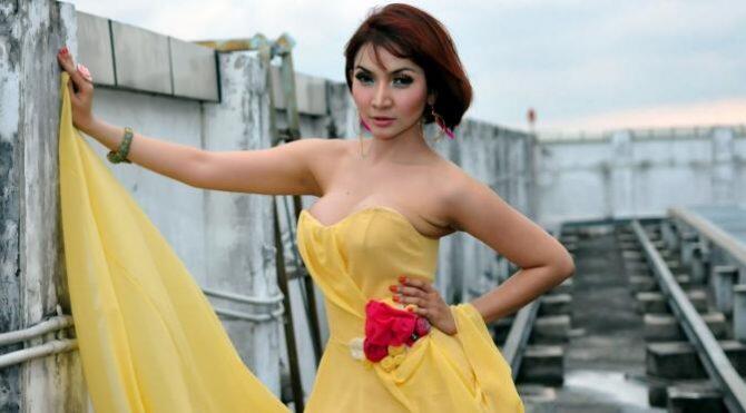 Begini Kecantikan Ratu Kidul Di Dunia Nyata, Anya Geraldine Tidak Ada Apanya.