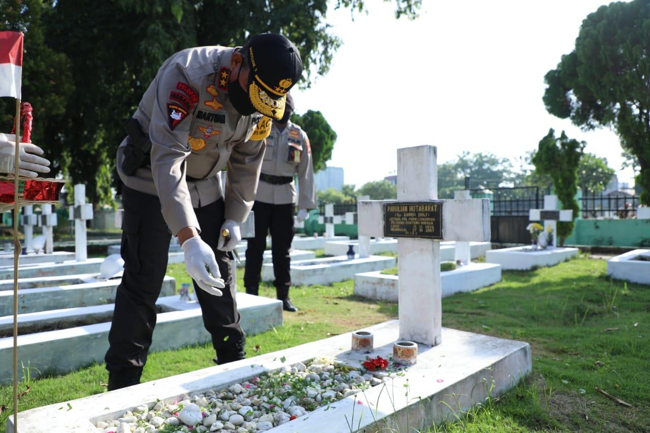 Kapolda Sumut Ziarah ke Taman Makam Pahlawan