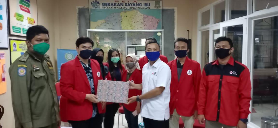 UKM Bulutangkis Universitas Mercu Buana Berikan Bantuan APD ke PMI Kecamatan Ciledug