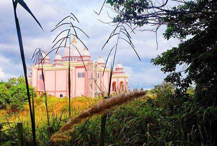 &#91;Coc. Reg. Kepulauan Riau&#93; Wisata Religi Masjid Pink, Biru, Serta Tajmahal Indonesia