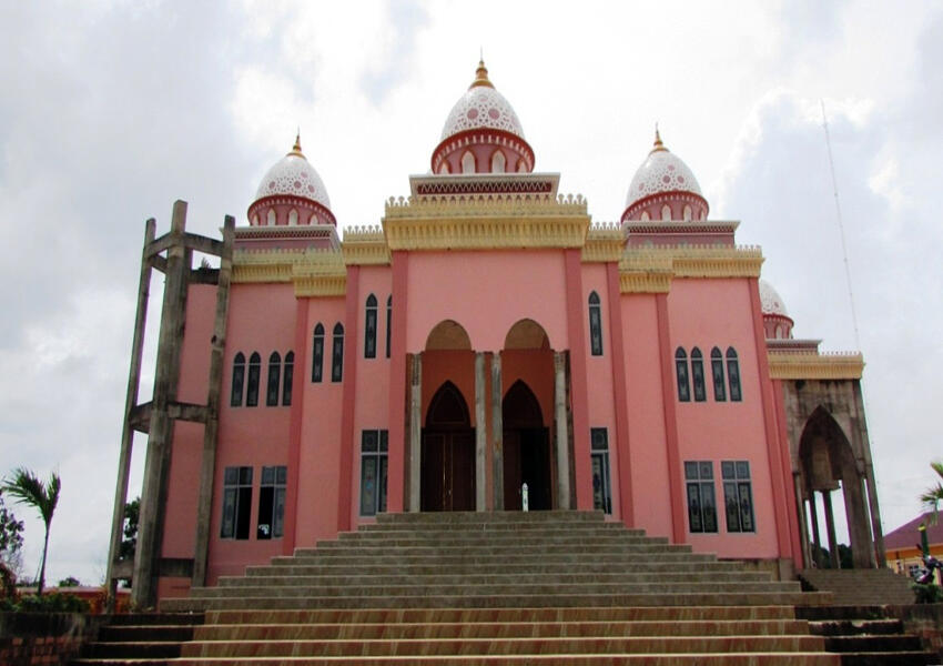 &#91;Coc. Reg. Kepulauan Riau&#93; Wisata Religi Masjid Pink, Biru, Serta Tajmahal Indonesia