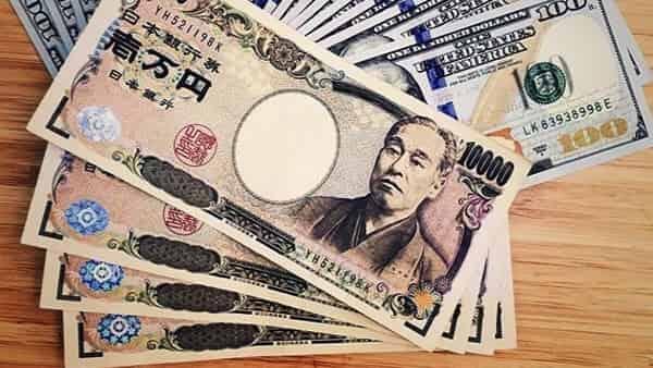 Output Industri Jepang Amblas, Yen Melemah Versus Dollar