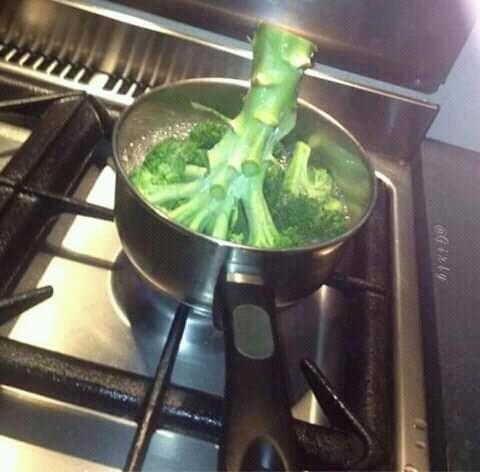 8 Foto Momen Awkward di Dapur
