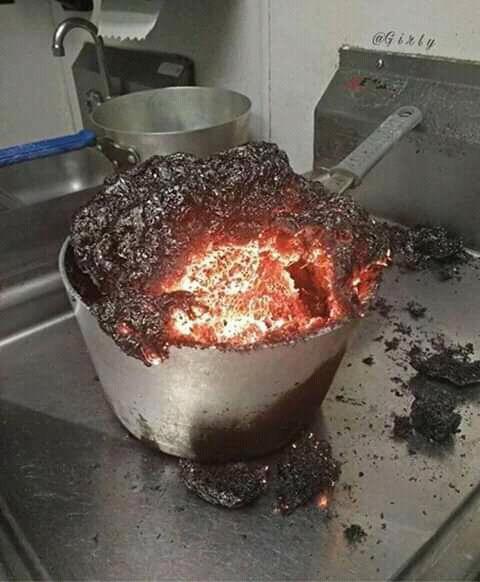 8 Foto Momen Awkward di Dapur