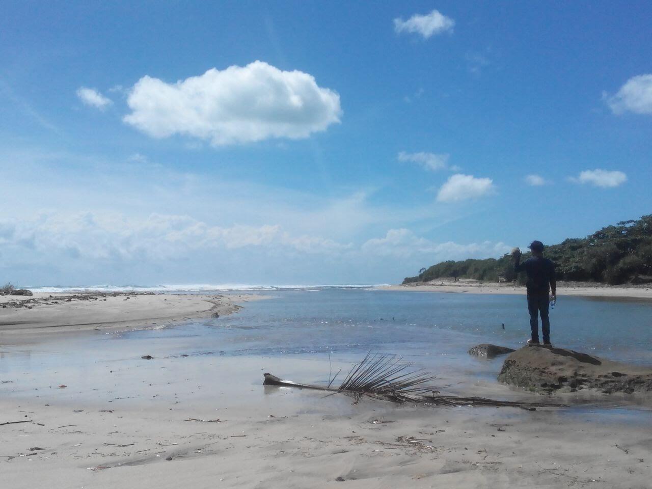 Pantai Minajaya, Surga Tersembunyi Di Ujung Sukabumi