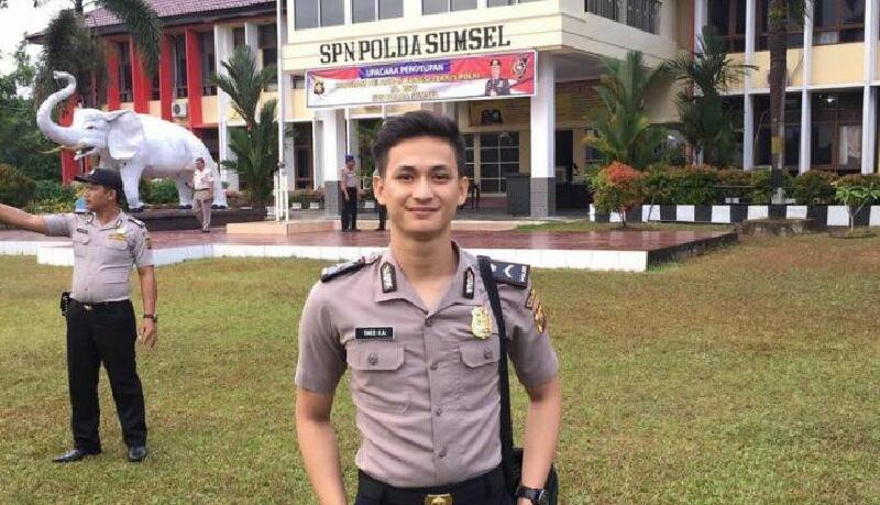HUT ke-74 Bhayangkara, Ini Deretan Polisi Ganteng yang Bikin Cewek-cewek Kesengsem