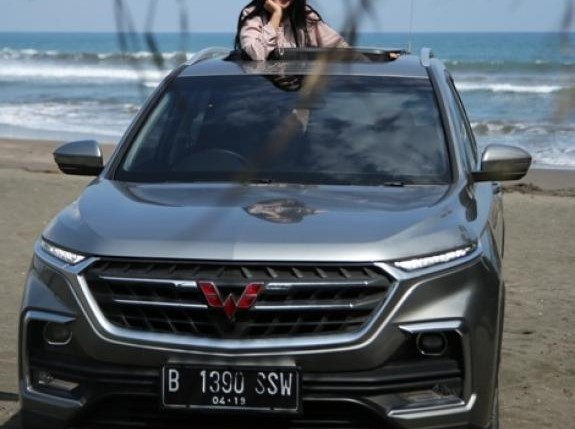 Keunggulan SUV Wuling Almaz Dengan Merk Lain