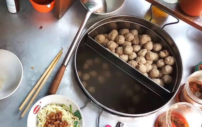 Isu Negatif Seputar Bakso : Diludahi, Pakai Kuah Sempak, Ada Lagi?