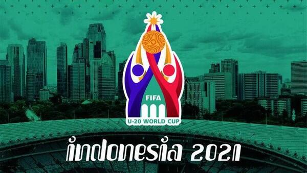 Wujud Antusias Menyambut Liga Sepak Bola, Nonton Bareng Keluarga di Rumah Solusinya!