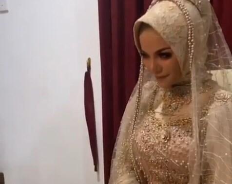 Sempat Ngeluh Gak Laku-laku, Dinar Candy Akhirnya Nikah Tapi Sosok Suami Dinyinyirin
