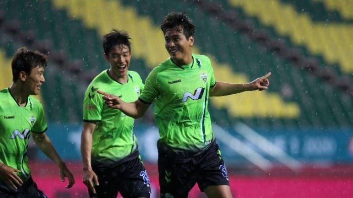 Sepak Bola Di Tengah Pandemi