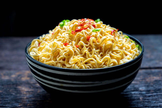 Ibu Menyusui Makan Mie Instan? Bolehkah?