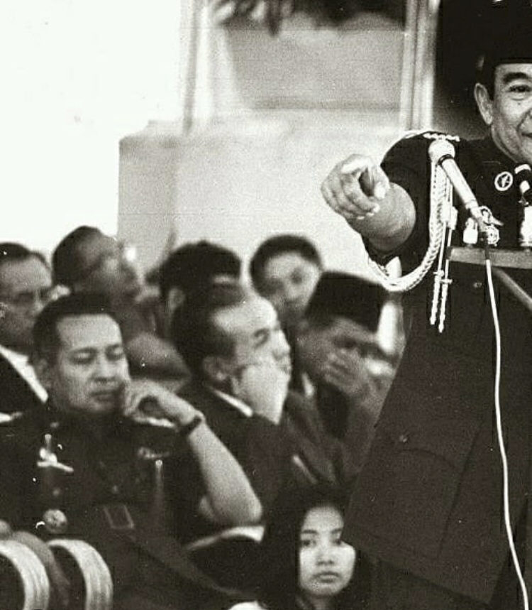 Orang Ini Tidur Ketika Bung Karno Ber Orasi!! &#91;masuk Gan&#93;