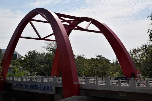 Jembatan Sikatak Jadi Ikon Baru Kampus Undip Semarang