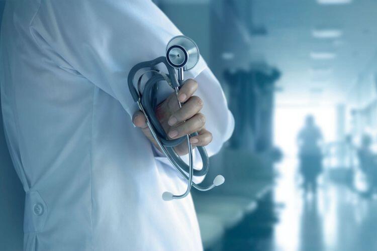 Kisah Dokter Di Makassar Yang Seorang Diri Rawat 190 Pasien Covid-19